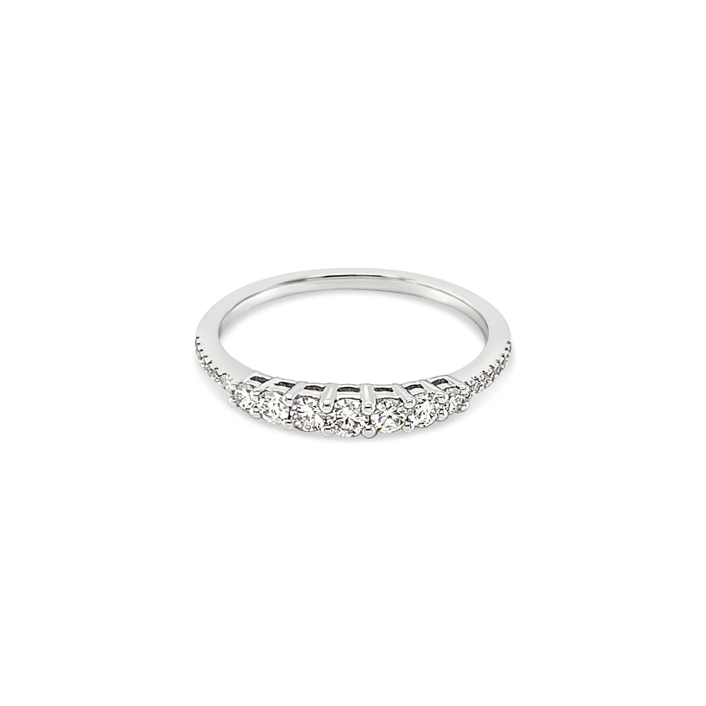 Graduated Diamond Ring